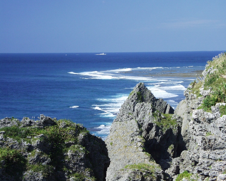 喜屋武岬－沖縄旅行のための海の写真集