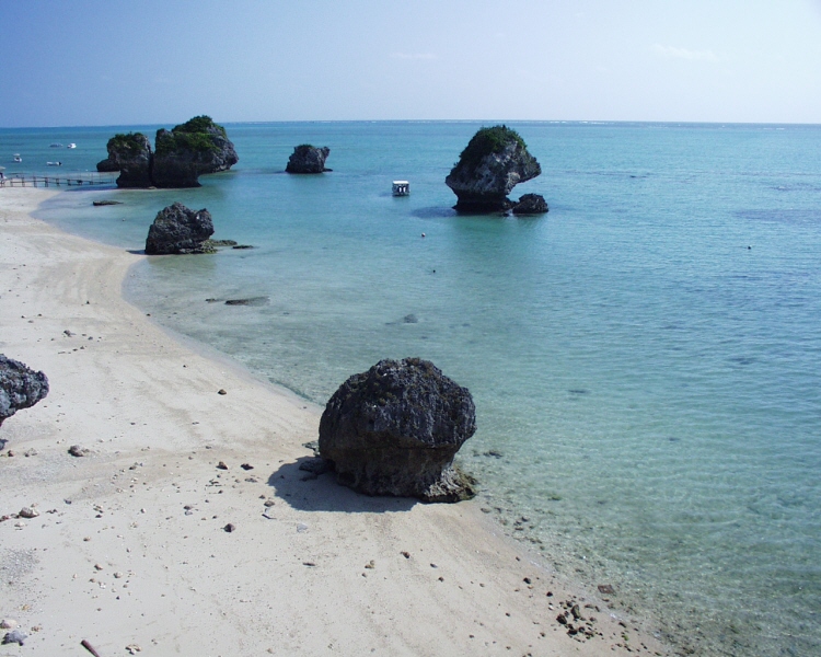 新原ビーチ　－沖縄旅行のための海の写真集